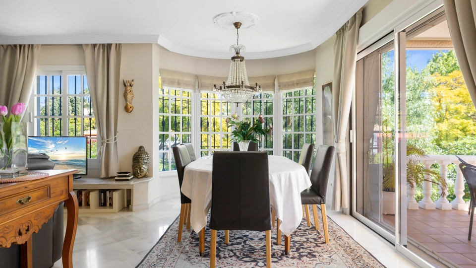 Villa en venta en Nueva Andalucia, Marbella