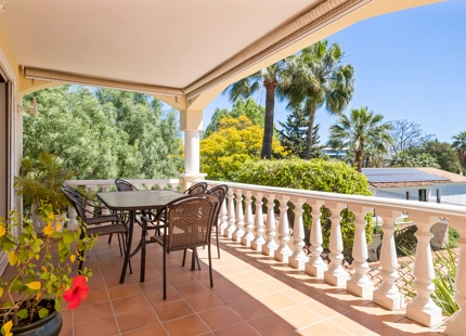 ENCANTADORA VILLA TRADICIONAL EN VENTA EN NUEVA ANDALUCÍA
