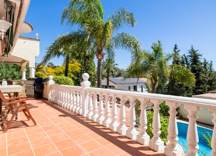 ENCANTADORA VILLA TRADICIONAL EN VENTA EN NUEVA ANDALUCÍA