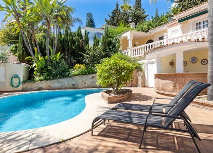 ENCANTADORA VILLA TRADICIONAL EN VENTA EN NUEVA ANDALUCÍA