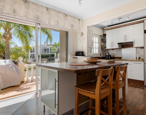 Villa for sale in Nueva Andalucia, Marbella