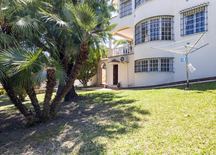ENCANTADORA VILLA TRADICIONAL EN VENTA EN NUEVA ANDALUCÍA