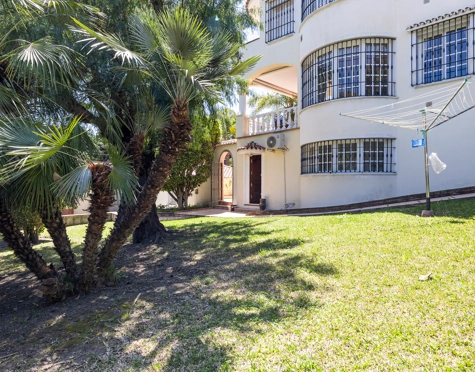 Villa for sale in Nueva Andalucia, Marbella