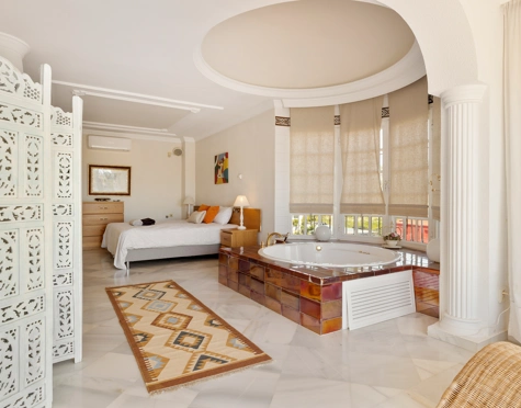 Villa for sale in Nueva Andalucia, Marbella