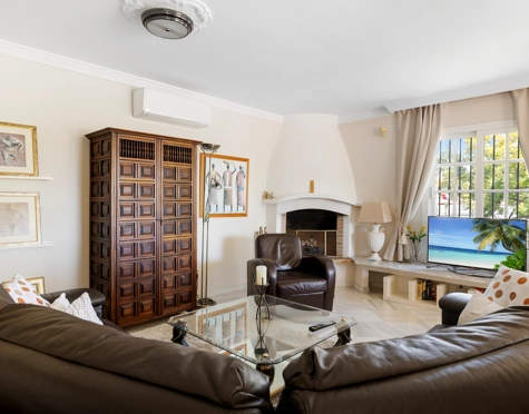 Villa for sale in Nueva Andalucia, Marbella