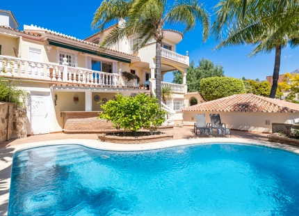 ENCANTADORA VILLA TRADICIONAL EN VENTA EN NUEVA ANDALUCÍA