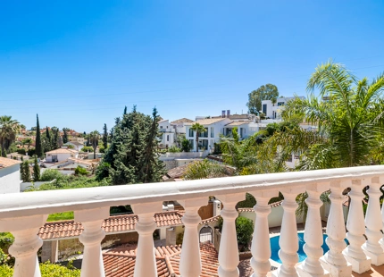 ENCANTADORA VILLA TRADICIONAL EN VENTA EN NUEVA ANDALUCÍA