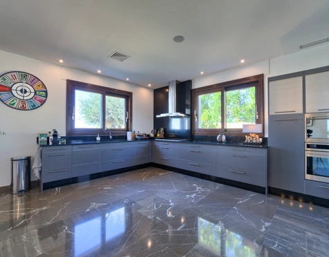 Villa en venta en Los Flamingos Golf, Benahavis