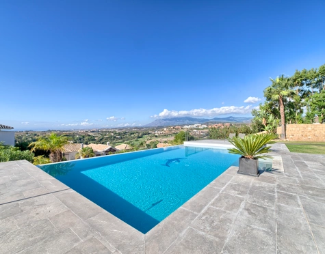 Villa en venta en Los Flamingos Golf, Benahavis