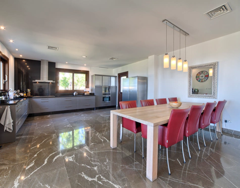 Villa en venta en Los Flamingos Golf, Benahavis