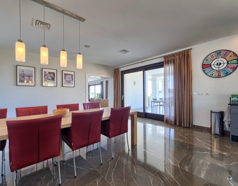Villa en venta en Los Flamingos Golf, Benahavis