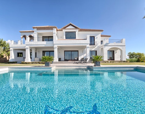 VILLA IMPRESIONANTE CON VISTAS PANORÁMICAS EN VENTA EN LOS FLAMINGOS GOLF, BENAHAVÍS