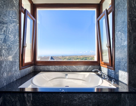 Villa en venta en Los Flamingos Golf, Benahavis