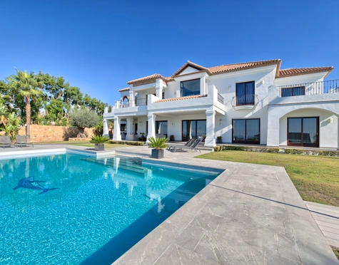 Villa en venta en Los Flamingos Golf, Benahavis