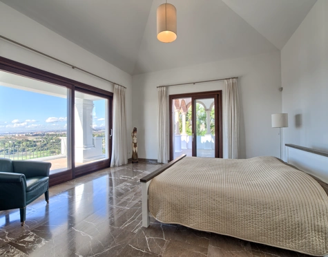 Villa en venta en Los Flamingos Golf, Benahavis