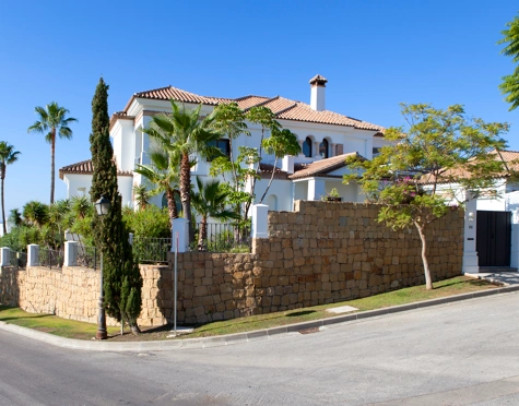 Villa en venta en Los Flamingos Golf, Benahavis