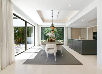 VILLA CONTEMPORÁNEA EN VENTA EN SIERRA BLANCA, MARBELLA