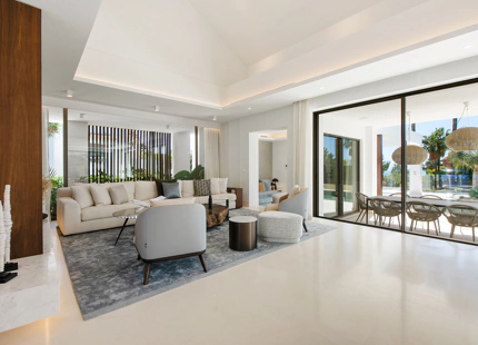 VILLA CONTEMPORÁNEA EN VENTA EN SIERRA BLANCA, MARBELLA