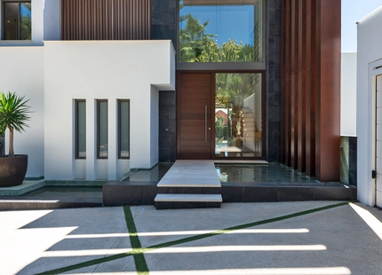 VILLA CONTEMPORÁNEA EN VENTA EN SIERRA BLANCA, MARBELLA