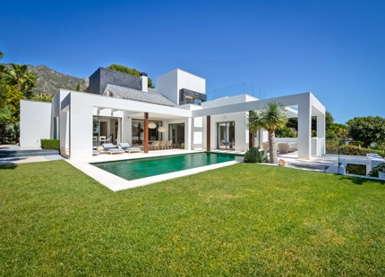 VILLA CONTEMPORÁNEA EN VENTA EN SIERRA BLANCA, MARBELLA