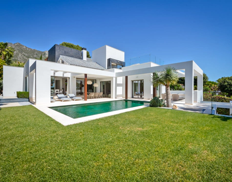 VILLA CONTEMPORÁNEA EN VENTA EN SIERRA BLANCA, MARBELLA