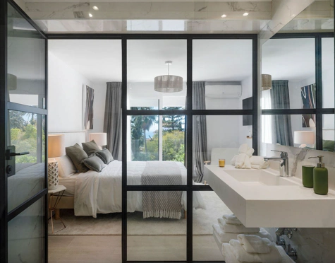 Villa for sale in El Rosario, Marbella Este