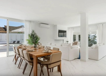 BRIGHT REFURBISHED VILLA FOR SALE IN EL ROSARIO, MARBELLA EAST
