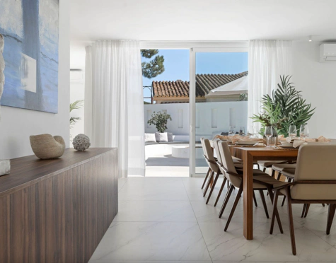 Villa for sale in El Rosario, Marbella Este