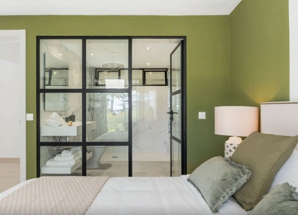 BRIGHT REFURBISHED VILLA FOR SALE IN EL ROSARIO, MARBELLA EAST