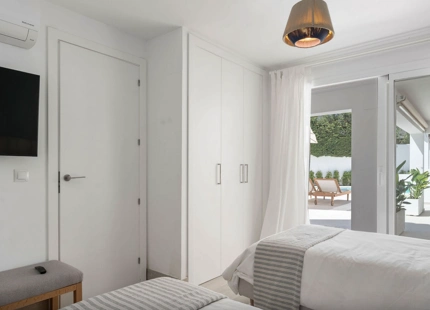 BRIGHT REFURBISHED VILLA FOR SALE IN EL ROSARIO, MARBELLA EAST