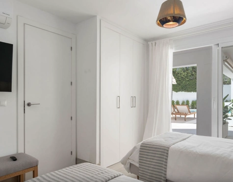 Villa for sale in El Rosario, Marbella Este