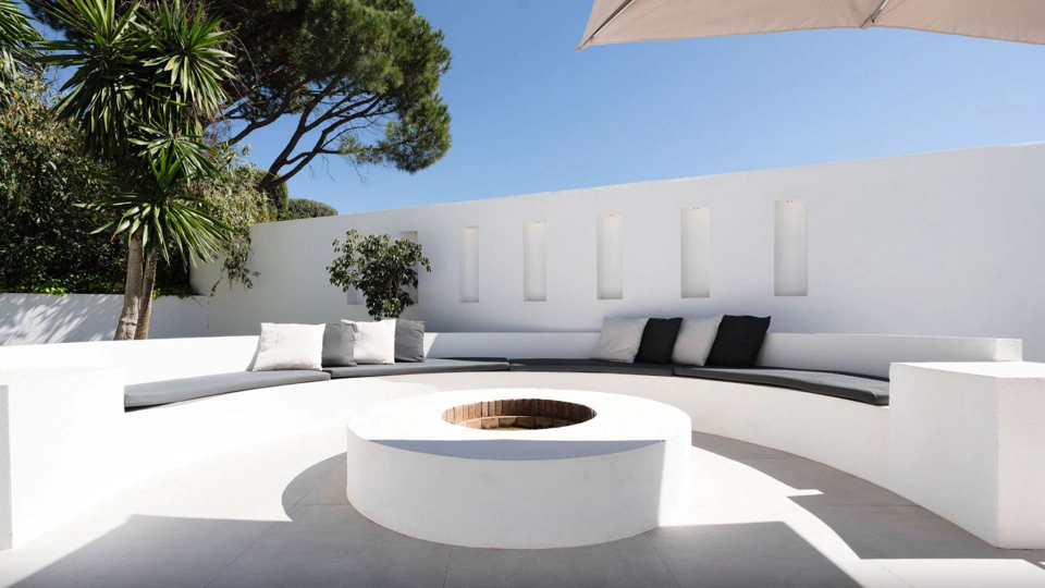 Villa for sale in El Rosario, Marbella East