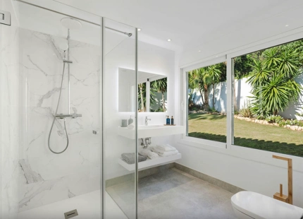 BRIGHT REFURBISHED VILLA FOR SALE IN EL ROSARIO, MARBELLA EAST