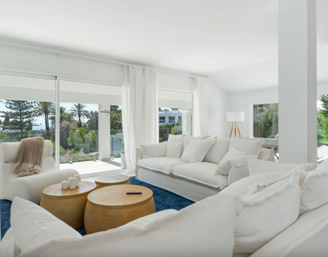 Villa for sale in El Rosario, Marbella Este