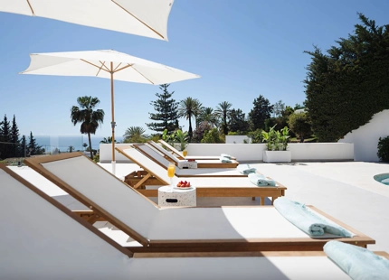 BRIGHT REFURBISHED VILLA FOR SALE IN EL ROSARIO, MARBELLA EAST