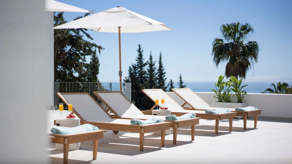 Villa for sale in El Rosario, Marbella East