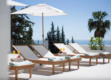 BRIGHT REFURBISHED VILLA FOR SALE IN EL ROSARIO, MARBELLA EAST