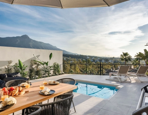 ELEGANTE APARTAMENTO EN PLANTA BAJA EN VENTA EN NUEVA ANDALUCÍA