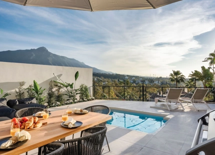 ELEGANTE APARTAMENTO EN PLANTA BAJA EN VENTA EN NUEVA ANDALUCÍA