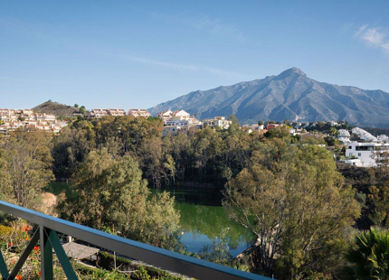 ELEGANTE APARTAMENTO EN PLANTA BAJA EN VENTA EN NUEVA ANDALUCÍA