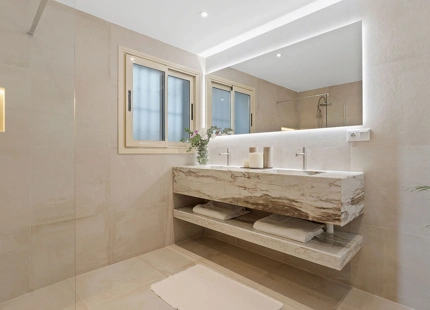 ELEGANTE APARTAMENTO EN PLANTA BAJA EN VENTA EN NUEVA ANDALUCÍA