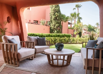 LUJOSO APARTAMENTO EN PRIMERA LINEA DE PLAYA EN VENTA EN ESTEPONA