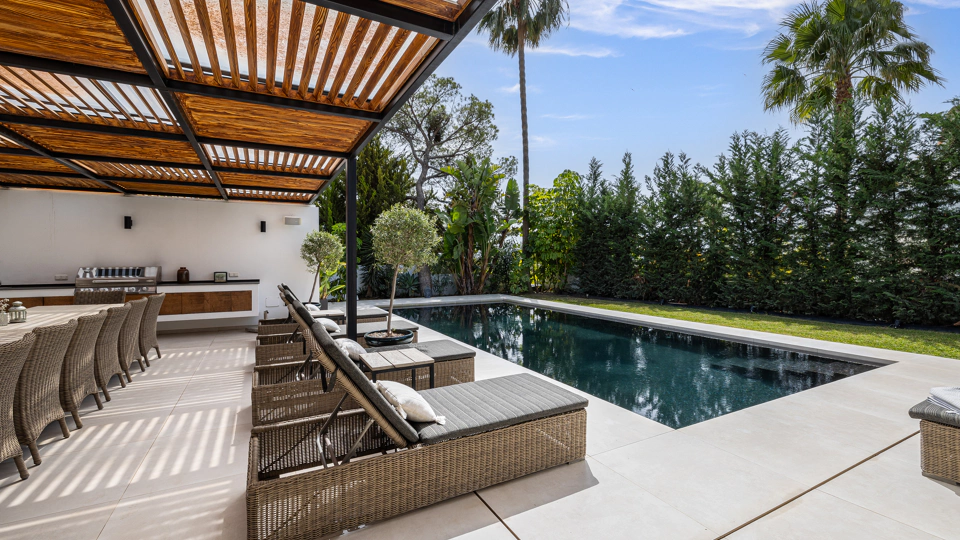 Villa en venta en Los Naranjos Golf, Nueva Andalucia