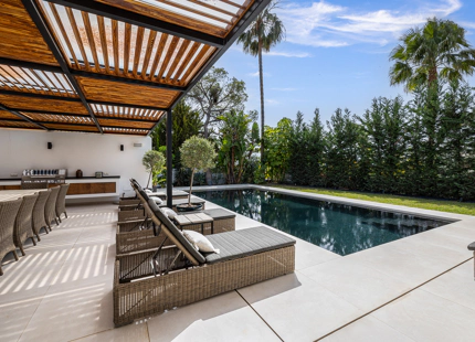 VILLA DE LUJO FAMILIAR EN VENTA EN NUEVA ANDALUCÍA