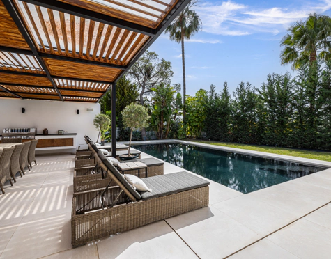 Villa for sale in Los Naranjos Golf, Nueva Andalucia