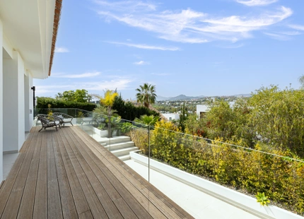 VILLA DE LUJO FAMILIAR EN VENTA EN NUEVA ANDALUCÍA