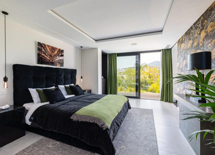 VILLA DE LUJO FAMILIAR EN VENTA EN NUEVA ANDALUCÍA