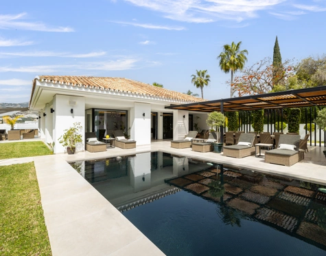 VILLA DE LUJO FAMILIAR EN VENTA EN NUEVA ANDALUCÍA