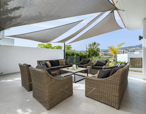Villa for sale in Los Naranjos Golf, Nueva Andalucia