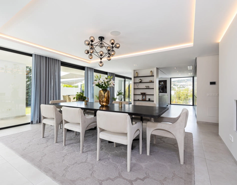 Villa for sale in Los Naranjos Golf, Nueva Andalucia